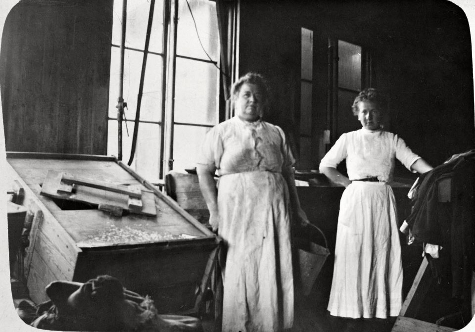 Vaggan vid Saltsjöbadens tvättinrättning - Nordiska Museet - NMA.0054096