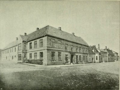 Vaisenhuset med flere gamle Gaarde nederst i Kongens Gade. - Gamle Christiania-Billeder (1893) - 0095.1 (cropped) photo