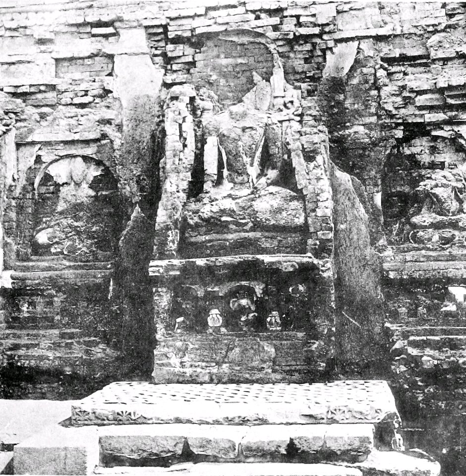 Vajrasana under Buddha statue