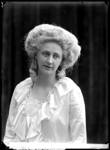 Valborg Hansson in Ett revolutionsbröllop at Dramatiska teatern 1909 - SMV - NH018