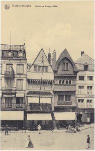 Valenciennes, Maisons scaldiennes dites espagnoles, place d'Armes -situation actuelle entrée de la rue de la Paix-