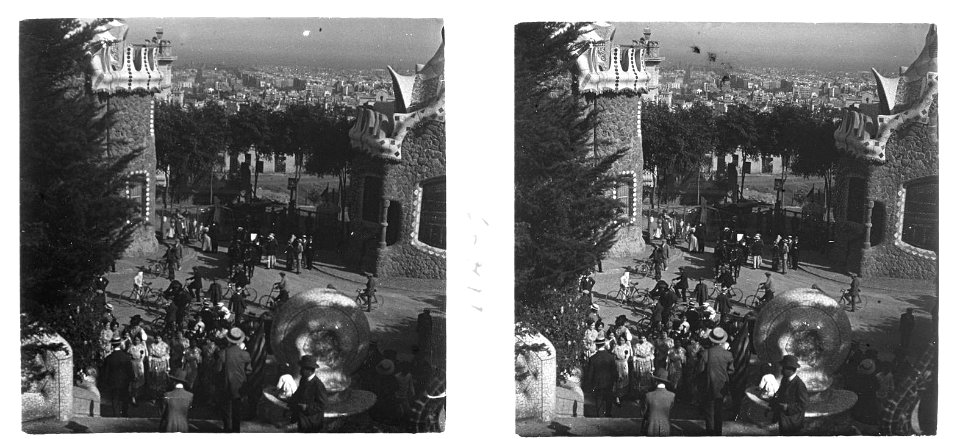 Valencianes pujant al Parc Güell de Barcelona