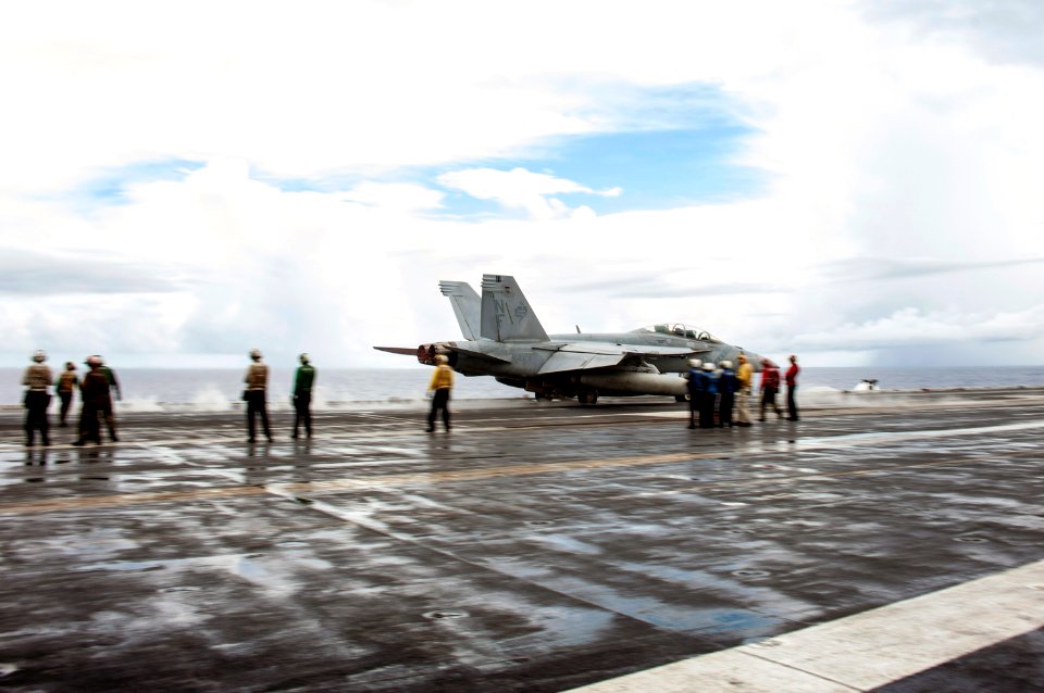 Valiant Shield 2014 140922-N-ZK360-126