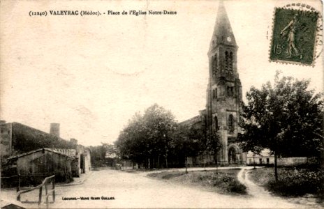 Valeyrac - place de l'église