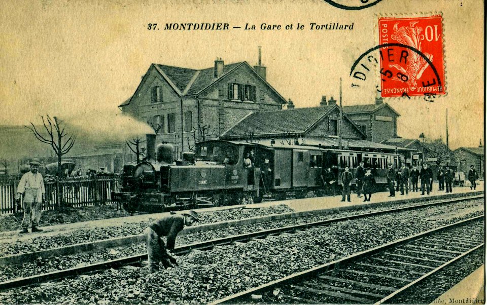 VALLEE 37 - MONTDIDIER - La Gare et le Tortillard