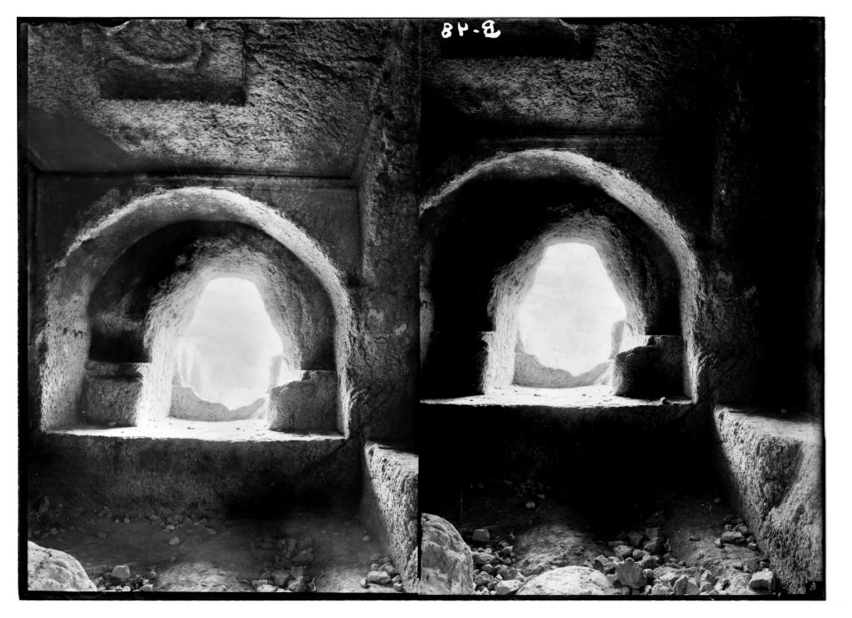 Valleys of Jehoshaphat and Hinnom (Jerusalem). Loculi in Absalom's pillar. LOC matpc.05466