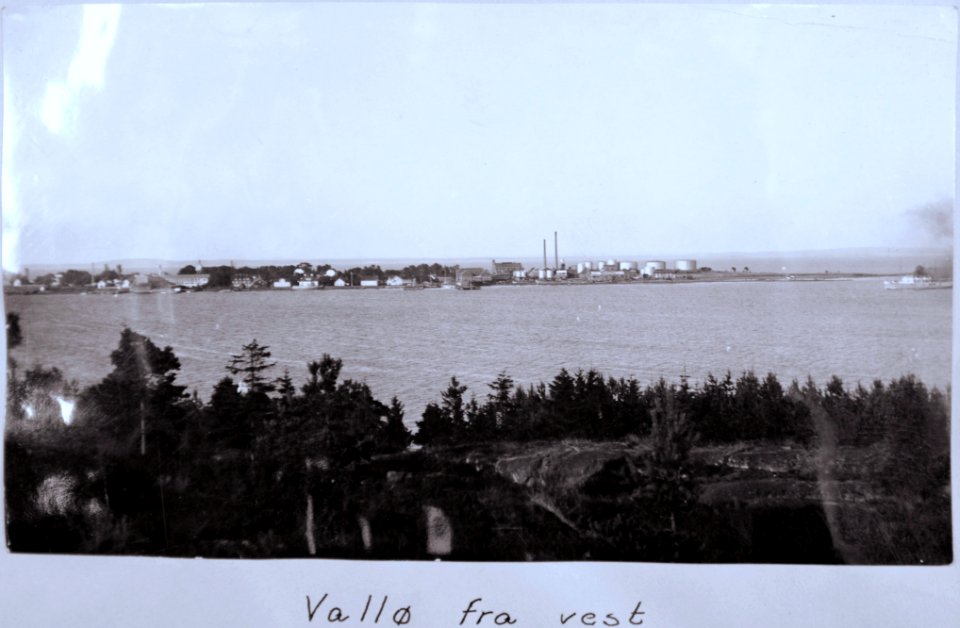 Vallø fra vest før bombingen