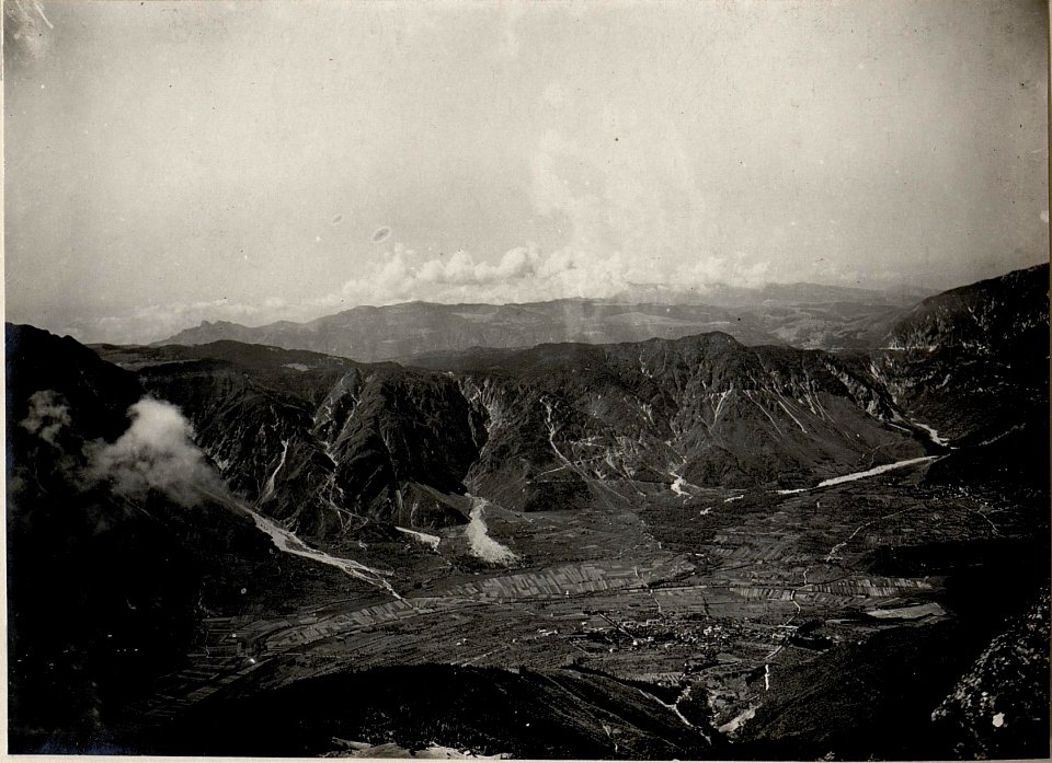 Valsugana bei Levico und Plateau von Lavarone (BildID 15626785)