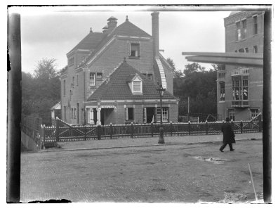 Van Eeghenstraat 90, Villa Parkwijck, bijgenaamd 'De Theepot' of 'Het Handvat', foto 1 Jacob Olie (max res)