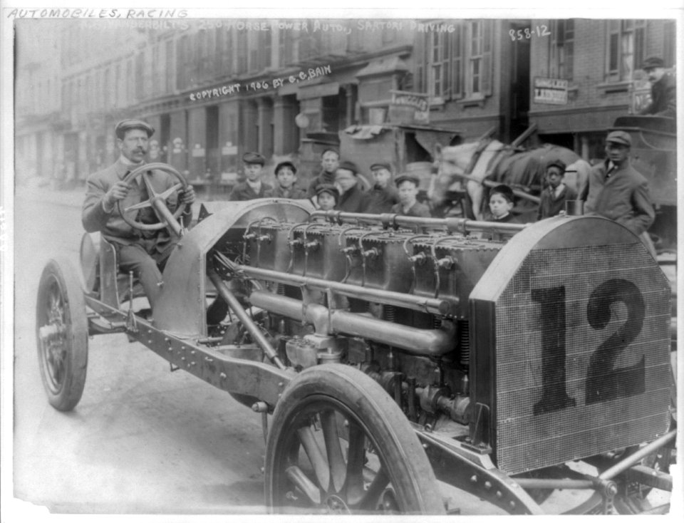 Vanderbilt's 250 horse power auto, Sartori driving LCCN2007682336
