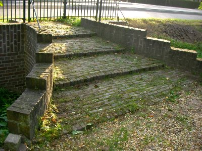 Van Heemstraweg 66 Winssen 2009 opgang poort