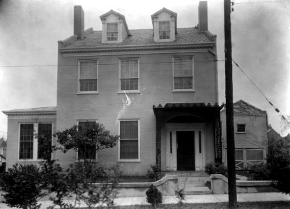 Van Court Town House