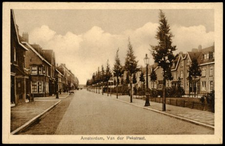 Van der Pekstraat gezien naar het noorden. Uitgave J. Sleding, Amsterdam, Afb PRKBB00430000005