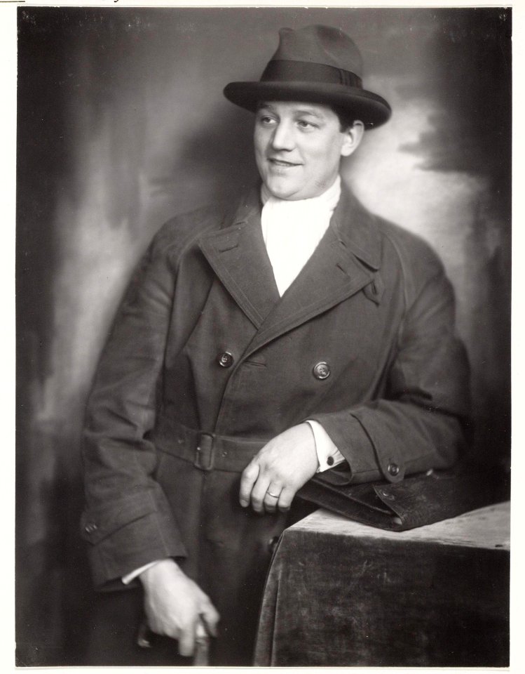 VanVlijmenMerkelbach1925