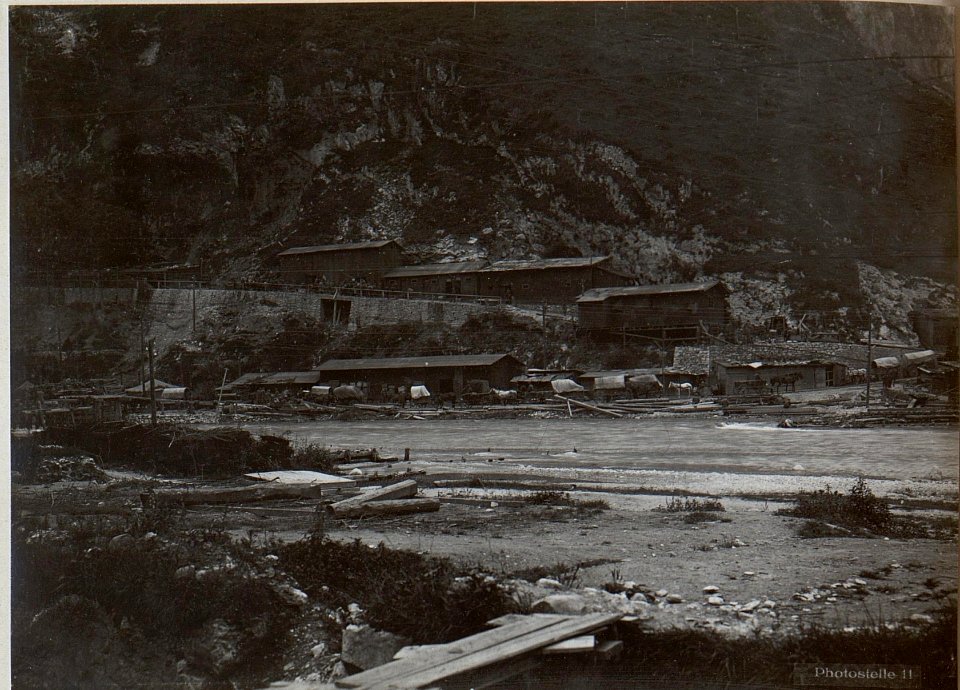 Vanini. Totalansicht der Seilbahnstation (BildID 15643328)