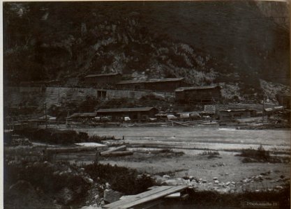 Vanini. Totalansicht der Seilbahnstation (BildID 15643328)
