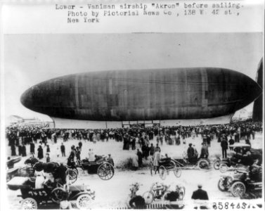 Vaniman airship Akron before sailing LCCN2001705776