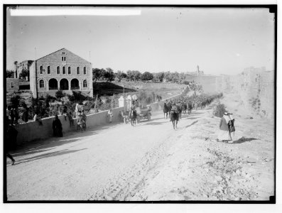 Various results of the war. German prisoners of war arriving; Jerusalem. LOC matpc.02264