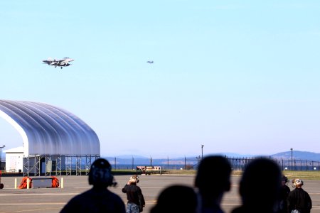 VAQ 137 returns from deployment 151121-N-DC740-017