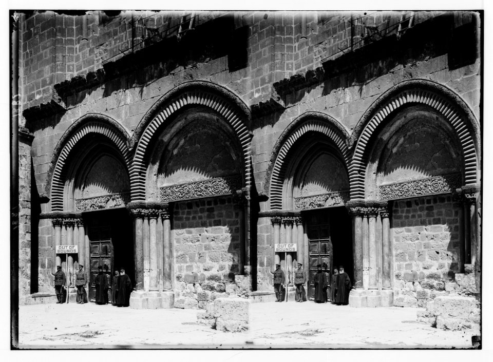 Various results of the war. British guard at the Church of the Holy Sepulchre. LOC matpc.02255