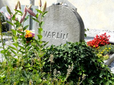 Varlin Grab1