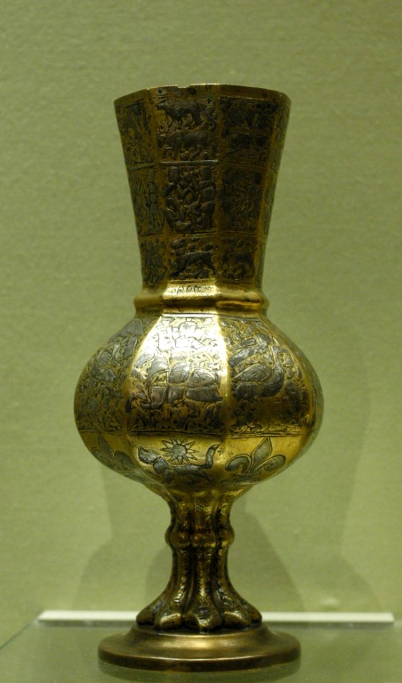Vase lion paws Louvre OA7434