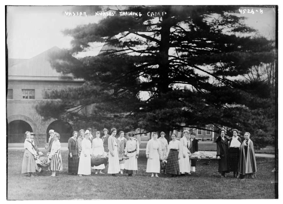 Vassar nurses' training camp LCCN2014706583
