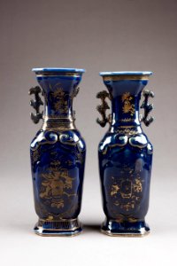 Vaser i porslin, från Kina under Qianlong (1736-1795) - Hallwylska museet - 95515 photo