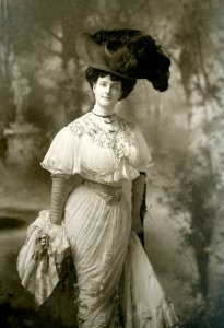 Vaudeville entertainer Irene Hobson (SAYRE 3195)
