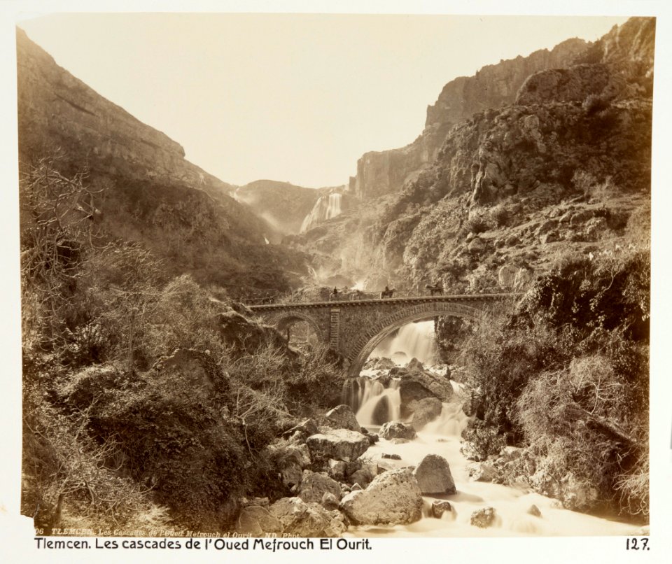 Vattenfallen i Oued Mefrouch El Ourit, Tlemcen, Algeriet - Hallwylska museet - 107977
