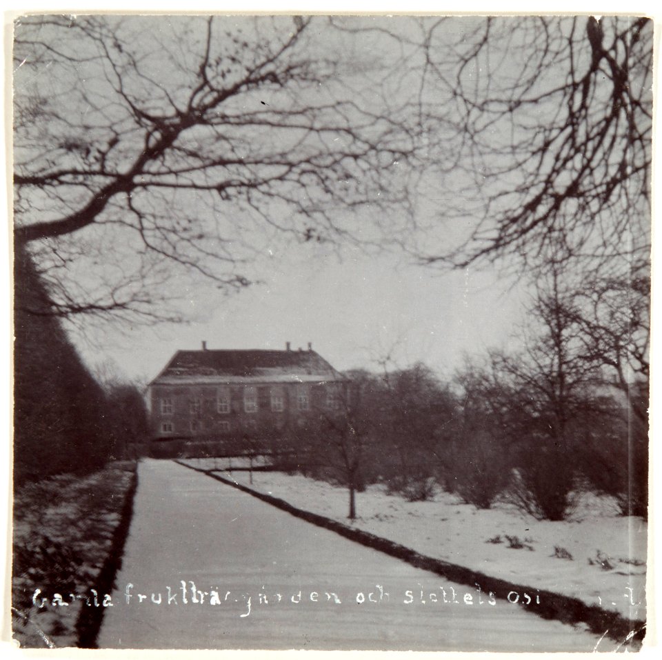 Vegeholms slott. Gamla fruktträdgården - Hallwylska museet - 108982