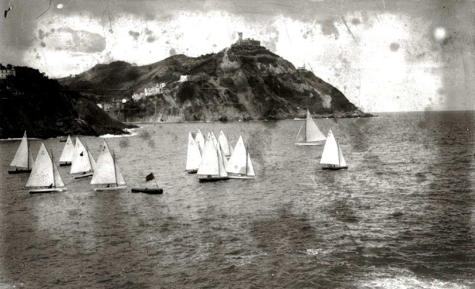 Veleros en la bahía de la Concha (3 de 9) - Fondo Car-Kutxa Fototeka