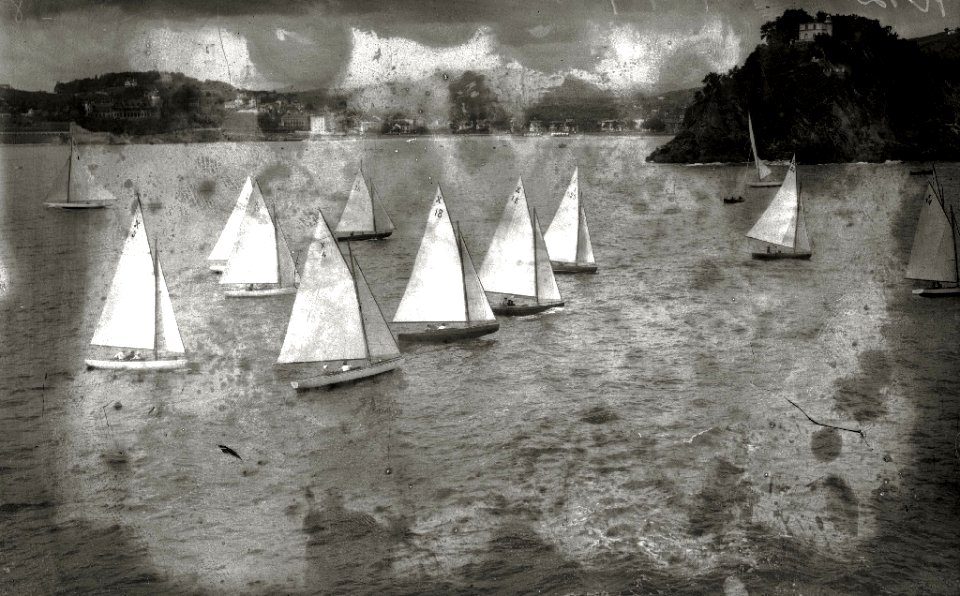 Veleros en la bahía de la Concha (2 de 9) - Fondo Car-Kutxa Fototeka
