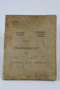 Veldzakboekje en zakboekje, getuigschrift, trouwfoto in uniform., item 3