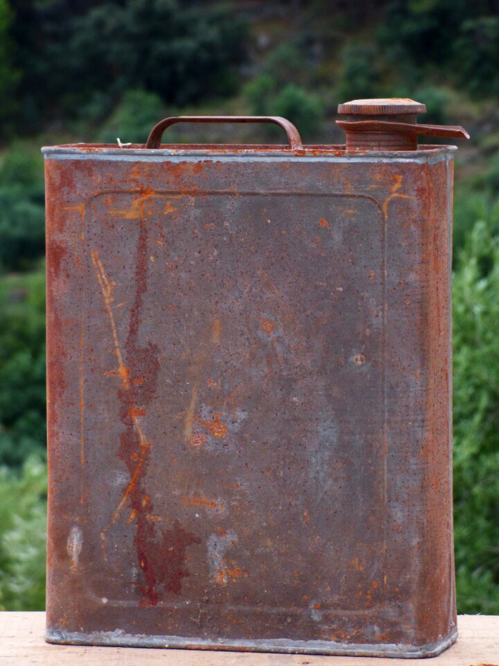 Gasoline tin vintage