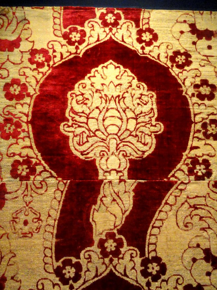 Velvet panel, Italy or Spain, late 16th - early 17th century - Nelson-Atkins Museum of Art - DSC08401
