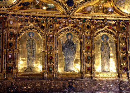 Venezia, pala d'oro, madonna tra i donatori irene e l'imperatore Giovanni II Comneno, trasformato nel doge Ordelaffo Falier