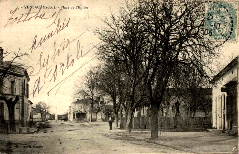 Vensac - Place de l'église