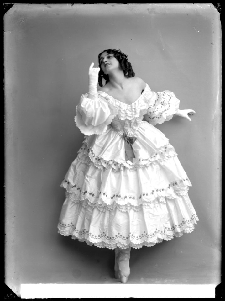 Vera Fokina in Karneval at Kungliga Operan 1914 - SMV - NF060
