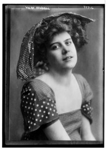 Vera Rundell LCCN2014683560