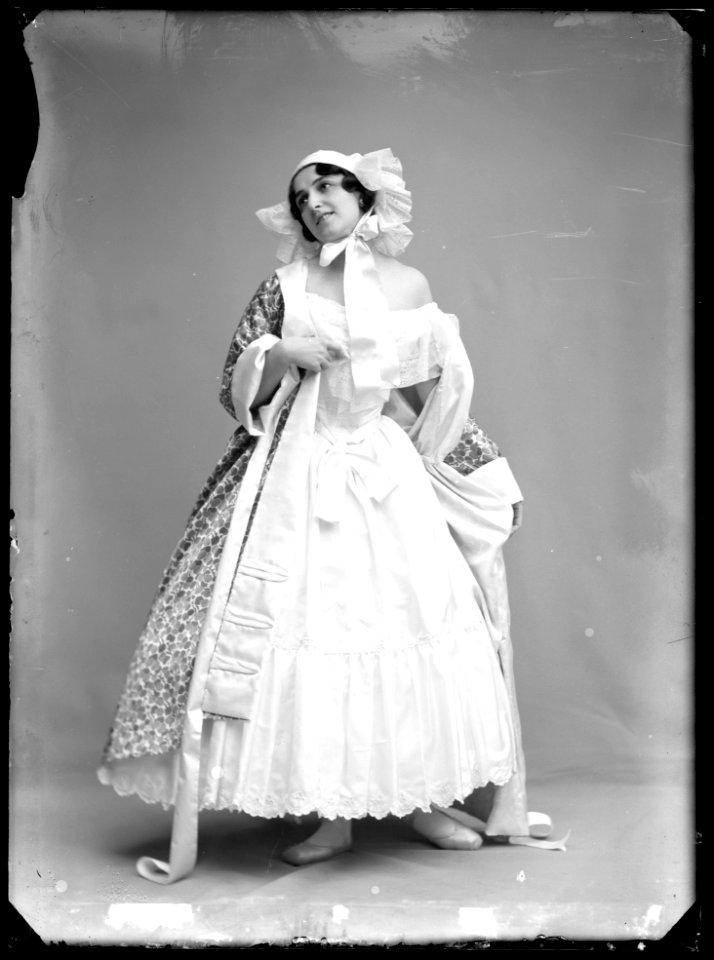 Vera Fokina in Rosendrömmen at Kungliga Operan 1914 - SMV - NF073