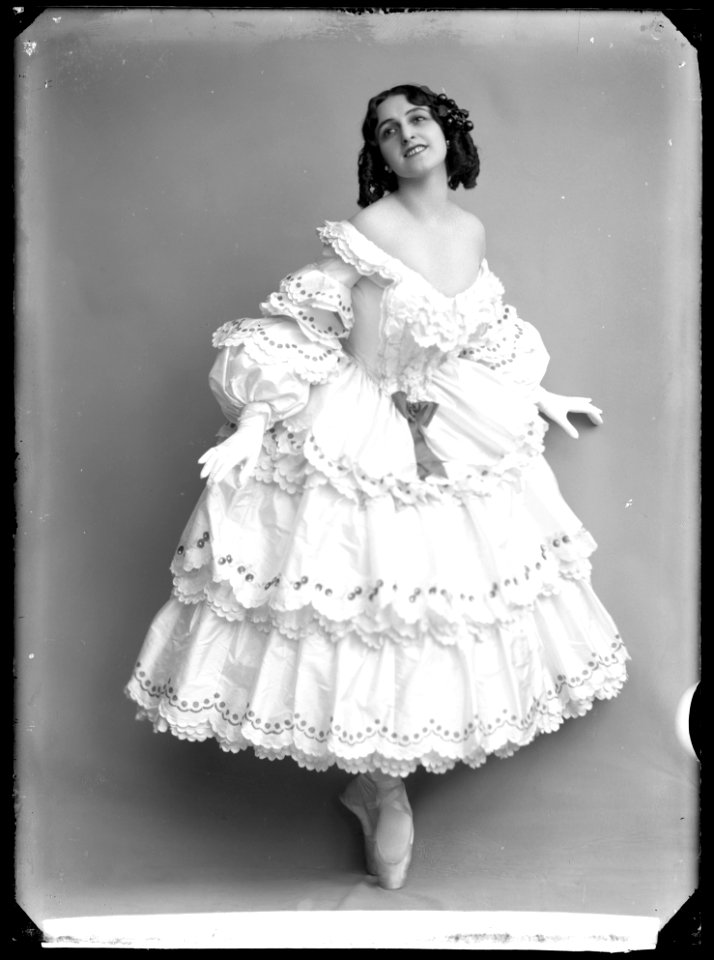 Vera Fokina in Karneval at Kungliga Operan 1914 - SMV - NF061