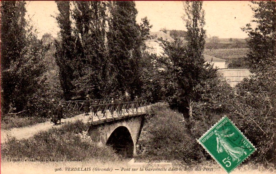 Verdelais - procession de pèlerinage 12