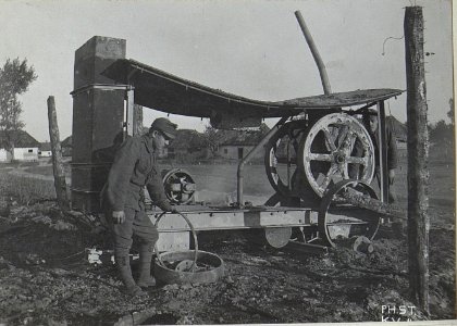 Verbrannter Benzinmotor für Feldkino in Czeremoszno (BildID 15693621)