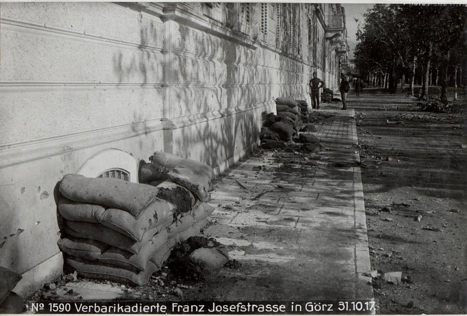 Verbarikadierte Franz Josefstrasse in Görz 31.10.17. (BildID 15607557)