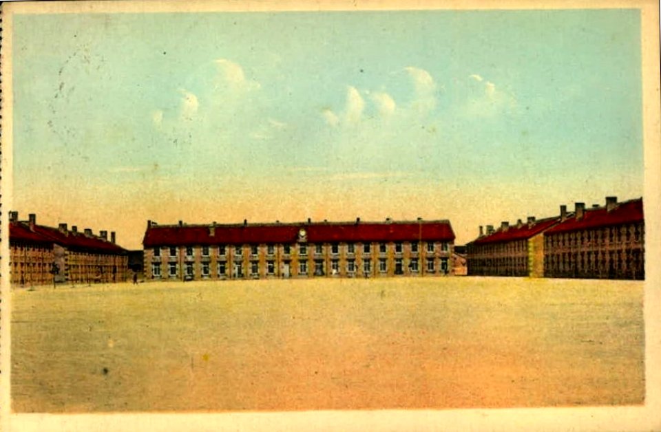 Verdun - Caserne Niel - Cour interieur 3b