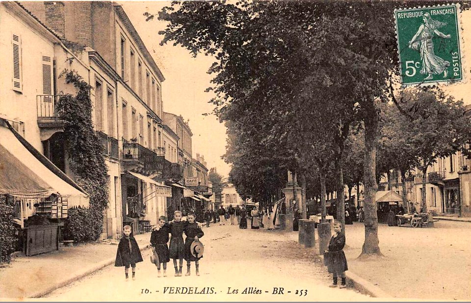 Verdelais - Les allées 1