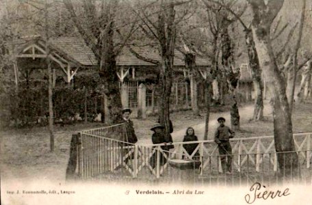 Verdelais - la source au Luc 8