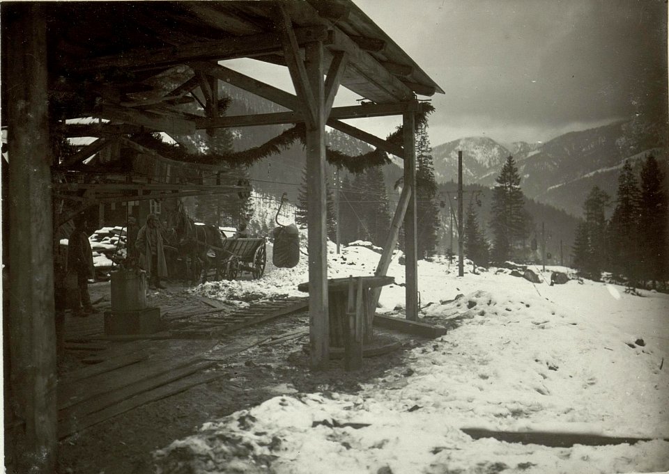 Verkehrsknotenpunkt Kranjska Gora (Kronau), Seilbahnstation Kranjska Gora - Mojstrovka 1915