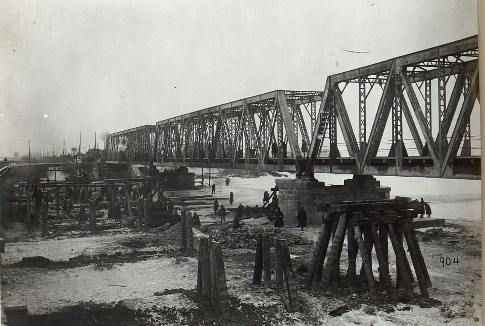 Verkehrsknoten- und zentraler Lagerplatz, möglicherweise der 4. k.u.k. Armee nahe Kowel (BildID 15682637)